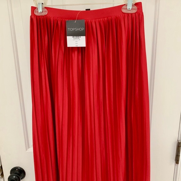 NWT TopShop Red Satin Pleated Midi Skirt Size 2 - Picture 3 of 7